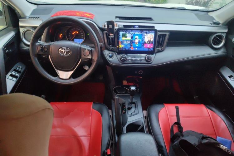 Used Toyota RAV4 2016 2.0L CVT Two-Wheel Drive Fashion Edition China V Standard Center Console