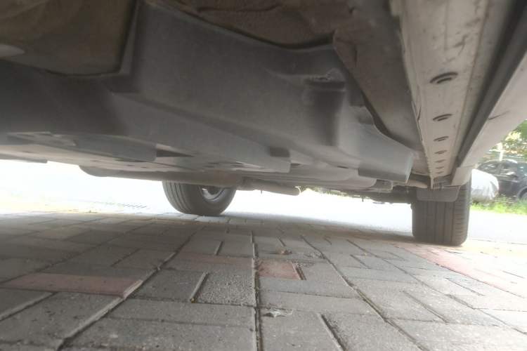 Used Toyota RAV4 2016 2.5L Automatic 4x4 Elite Edition Chassis Front Left