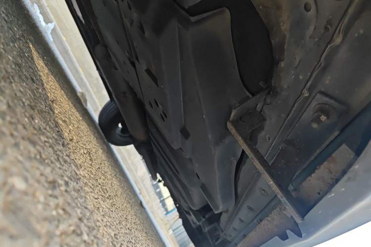 Used Toyota RAV4 2016 2.5L Automatic 4x4 Elite Edition Chassis Front Left