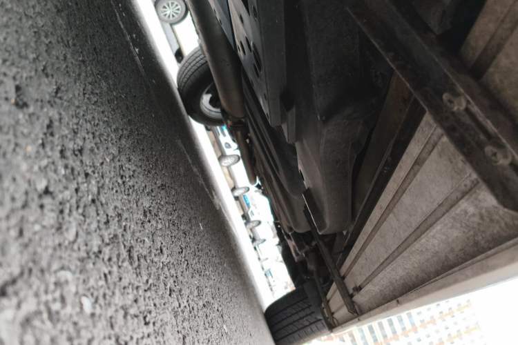 Used Toyota RAV4 2016 2.5L Automatic 4x4 Elite Edition Chassis Front Left