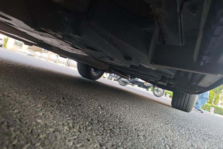 Used Toyota RAV4 2016 2.5L Automatic 4x4 Elite Edition Chassis Front Left