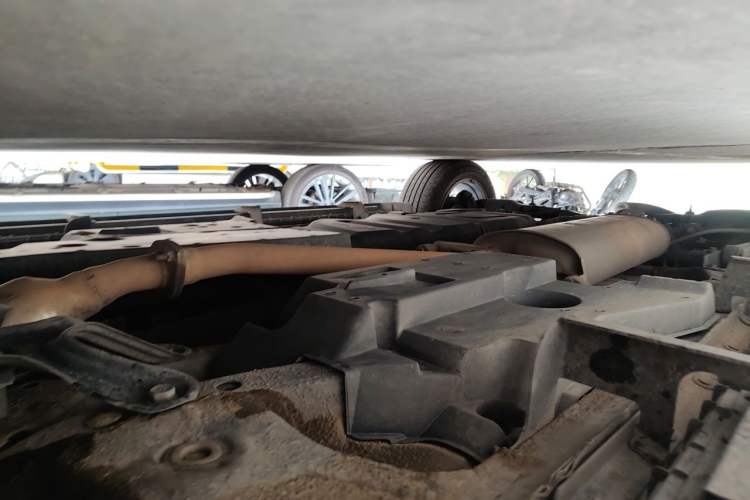 Used Toyota RAV4 2016 2.5L Automatic 4x4 Elite Edition Chassis Front Right