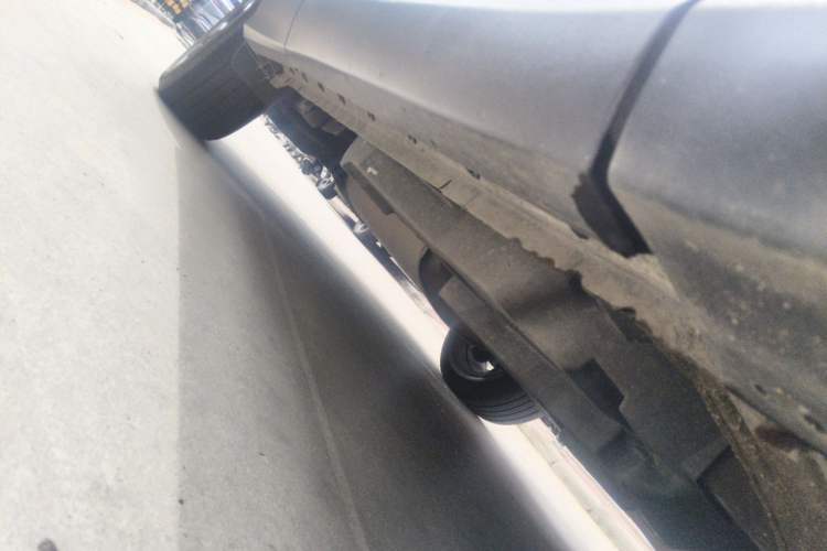 Used Toyota RAV4 2016 2.5L Automatic 4x4 Elite Edition Chassis Front Right