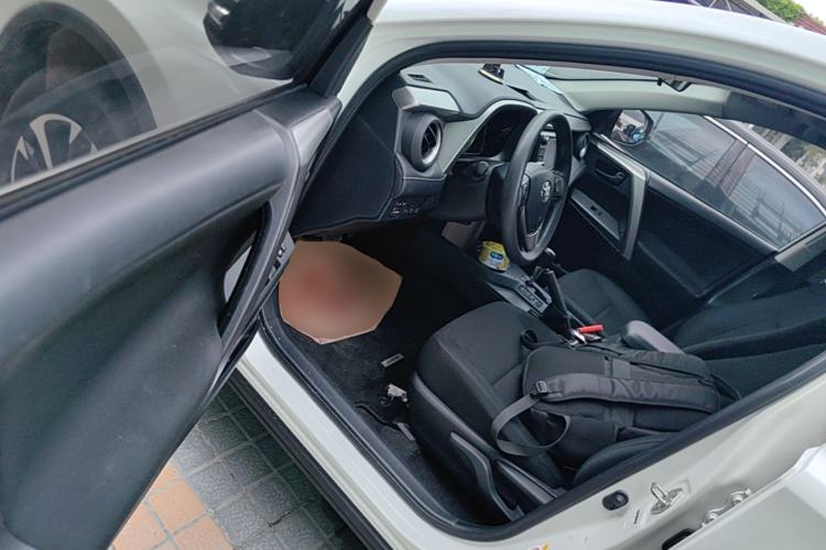 Used Toyota RAV4 2016 2.0L CVT Two-Wheel Drive Fashion Edition China V Standard Driver Seat