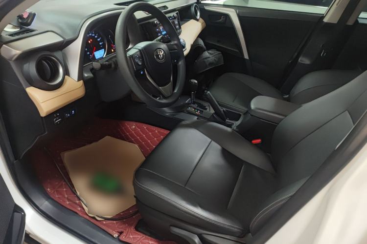Used Toyota RAV4 2016 2.0L CVT Two-Wheel Drive Urban Edition China V Standard Driver Seat