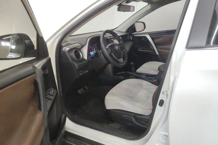 Used Toyota RAV4 2016 2.0L CVT Two-Wheel Drive Comfort Edition China V Standard Driver Seat