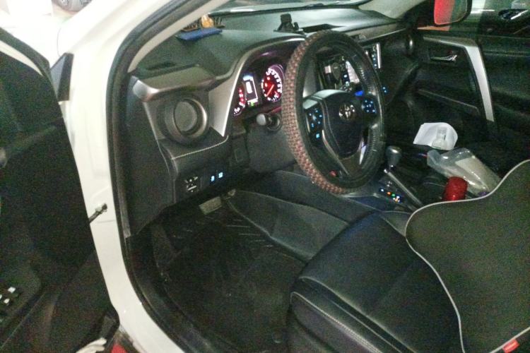 Used Toyota RAV4 2016 2.0L CVT Two-Wheel Drive Smart Edition China V Standard Driver Seat