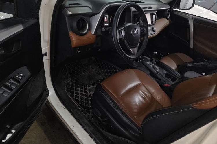 Used Toyota RAV4 2016 2.5L Automatic 4x4 Elite Edition Driver Seat