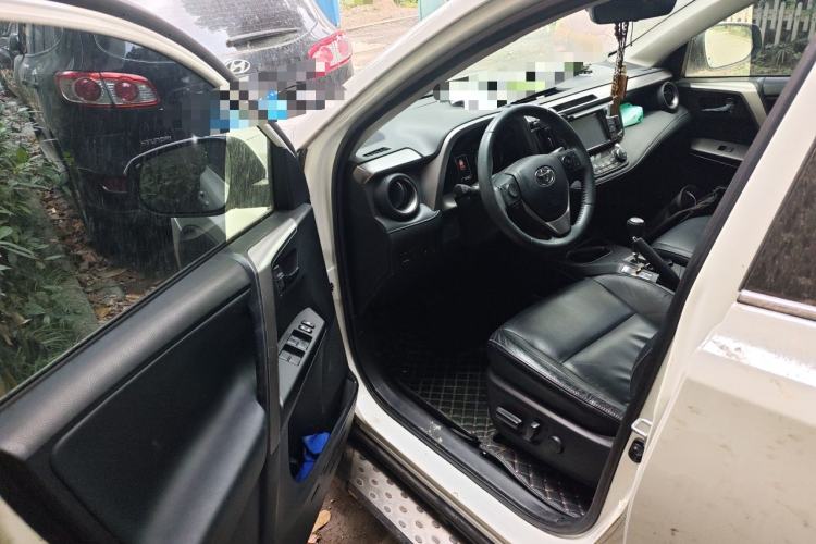 Used Toyota RAV4 2016 2.0L CVT Two-Wheel Drive Smart Edition China V Standard Driver Seat