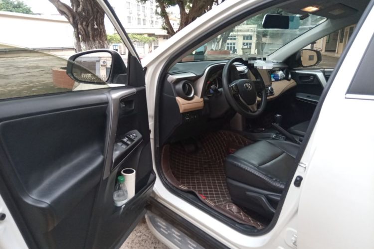 Used Toyota RAV4 2016 2.0L CVT Two-Wheel Drive Urban Edition China V Standard Driver Seat