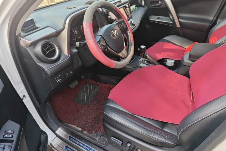 Used Toyota RAV4 2016 2.5L Automatic 4x4 Elite Edition Driver Seat