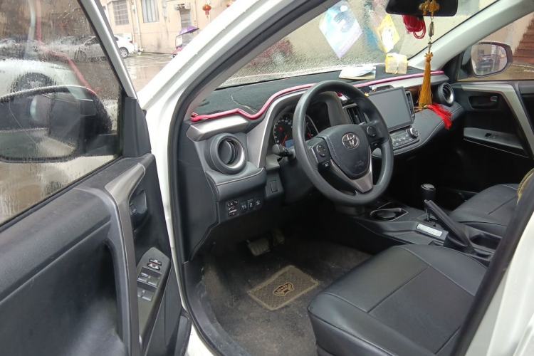 Used Toyota RAV4 2016 2.0L CVT Two-Wheel Drive Comfort Edition China V Standard Driver Seat