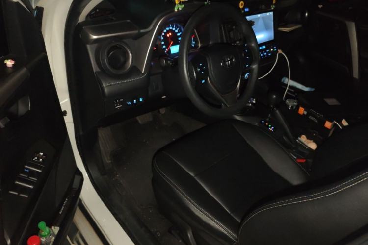 Used Toyota RAV4 2016 2.0L CVT Two-Wheel Drive Fashion Edition China V Standard Driver Seat