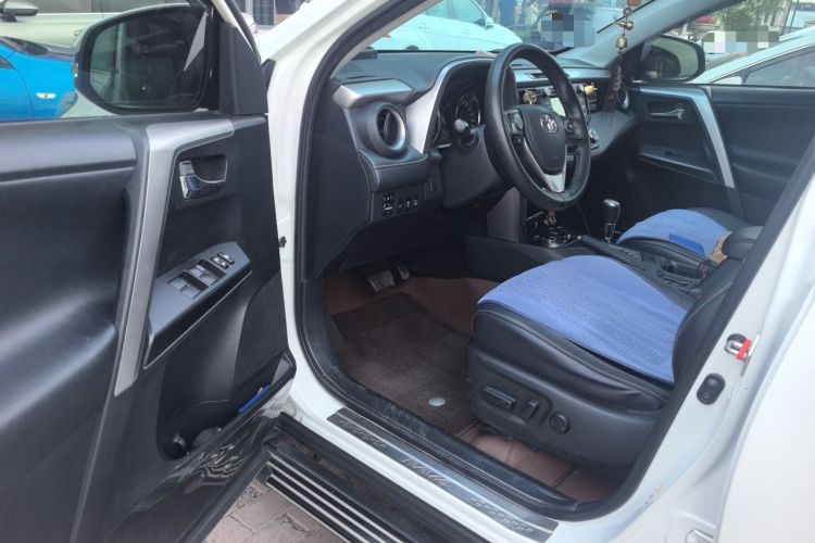 Used Toyota RAV4 2016 2.5L Automatic 4x4 Prestige Edition Driver Seat