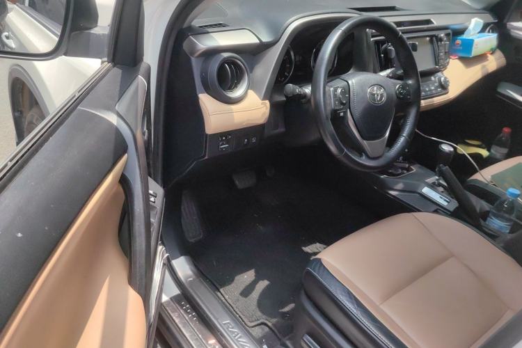 Used Toyota RAV4 2016 2.5L Automatic 4x4 Elite Edition Driver Seat