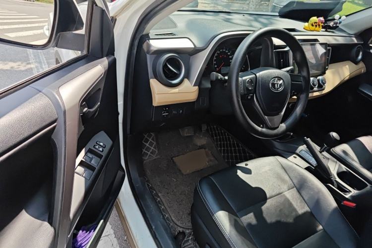 Used Toyota RAV4 2016 2.0L CVT Two-Wheel Drive Urban Edition China V Standard Driver Seat