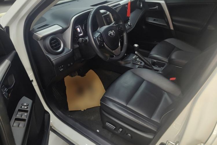 Used Toyota RAV4 2016 2.0L CVT Two-Wheel Drive Smart Edition China V Standard Driver Seat
