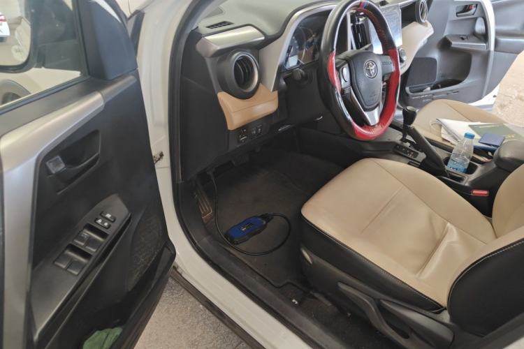 Used Toyota RAV4 2016 2.0L CVT Two-Wheel Drive Urban Edition China V Standard Driver Seat
