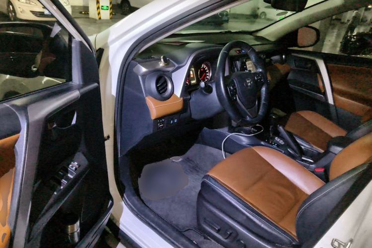 Used Toyota RAV4 2016 2.5L Automatic 4x4 Elite Edition Driver Seat