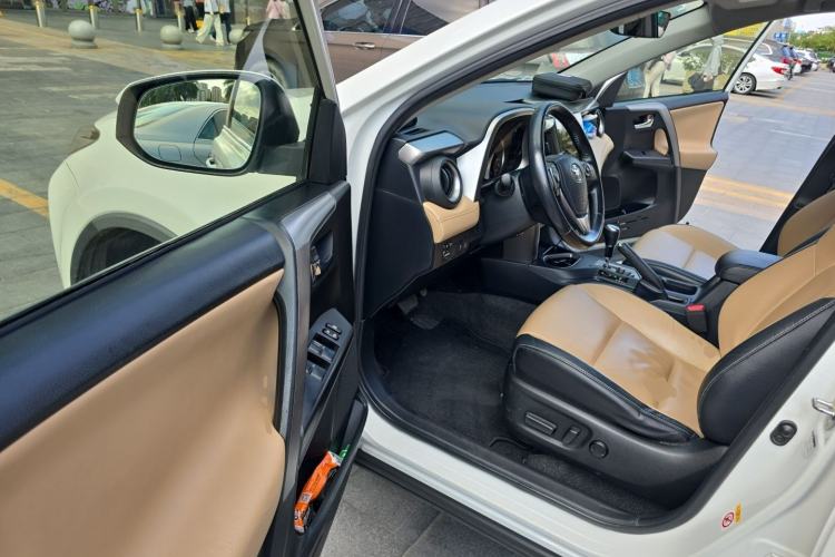 Used Toyota RAV4 2016 2.0L CVT Two-Wheel Drive Smart Edition China V Standard Driver Seat