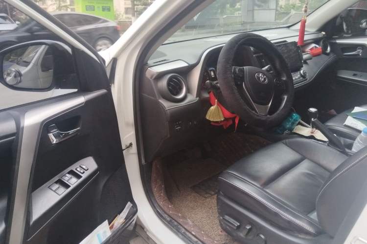 Used Toyota RAV4 2016 2.0L CVT 4x4 New Edition China V Standard Driver Seat