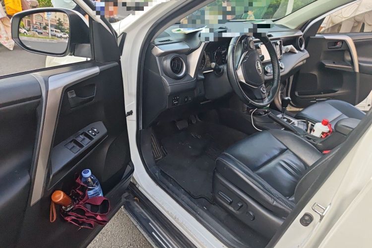 Used Toyota RAV4 2016 2.5L Automatic 4x4 Elite Edition Driver Seat
