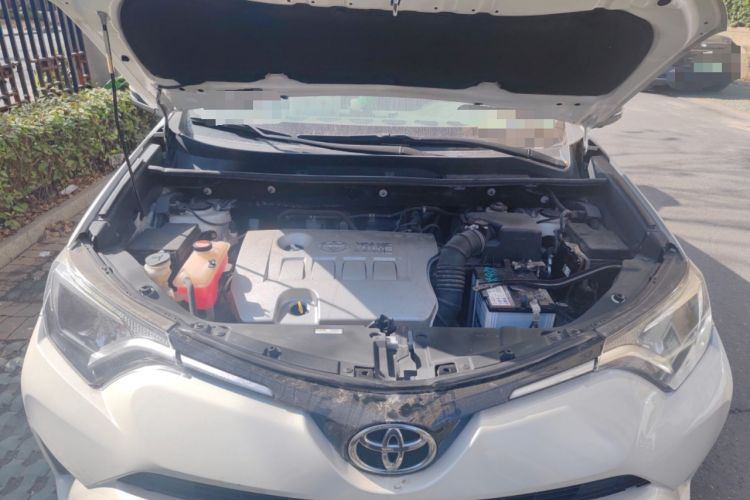 Used Toyota RAV4 2016 2.0L CVT Two-Wheel Drive Comfort Edition China V Standard Engine Bay