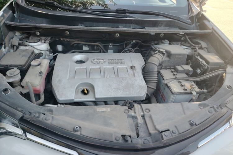 Used Toyota RAV4 2016 2.0L CVT 4x4 New Edition China V Standard Engine Bay