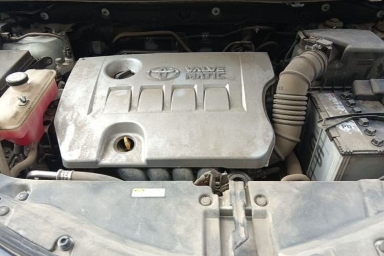 Used Toyota RAV4 2016 2.0L CVT Two-Wheel Drive Fashion Edition China V Standard Engine Bay