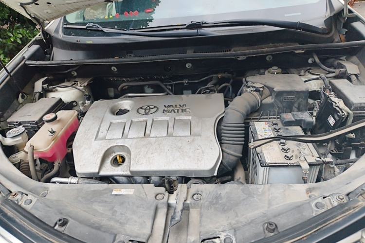 Used Toyota RAV4 2016 2.0L CVT Two-Wheel Drive Fashion Edition China V Standard Engine Bay