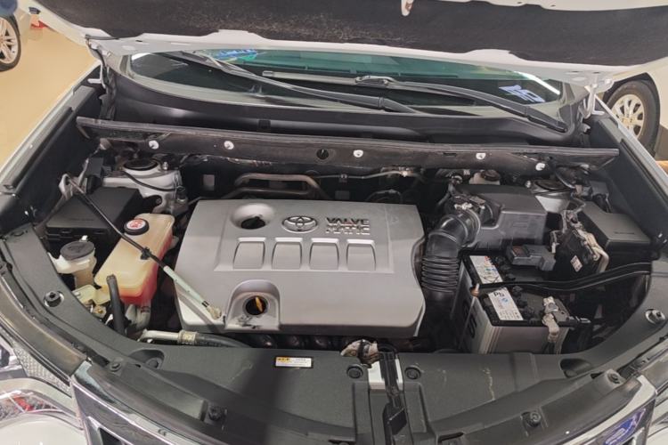 Used Toyota RAV4 2016 2.0L CVT Two-Wheel Drive Fashion Edition China V Standard Engine Bay