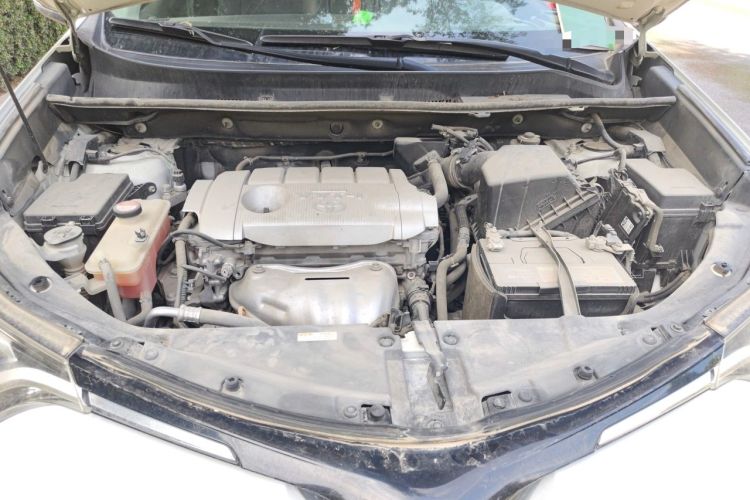 Used Toyota RAV4 2016 2.5L Automatic 4x4 Elite Edition Engine Bay