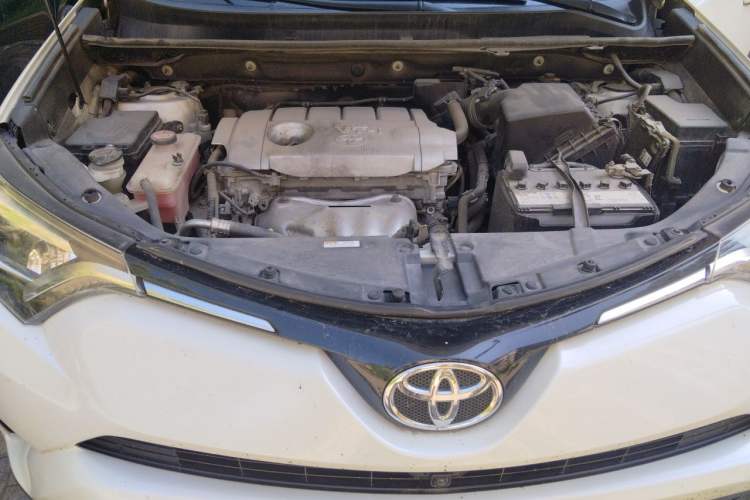 Used Toyota RAV4 2016 2.5L Automatic 4x4 Elite Edition Engine Bay