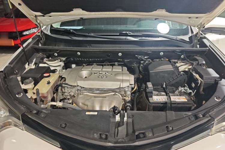Used Toyota RAV4 2016 2.5L Automatic 4x4 Elite Edition Engine Bay