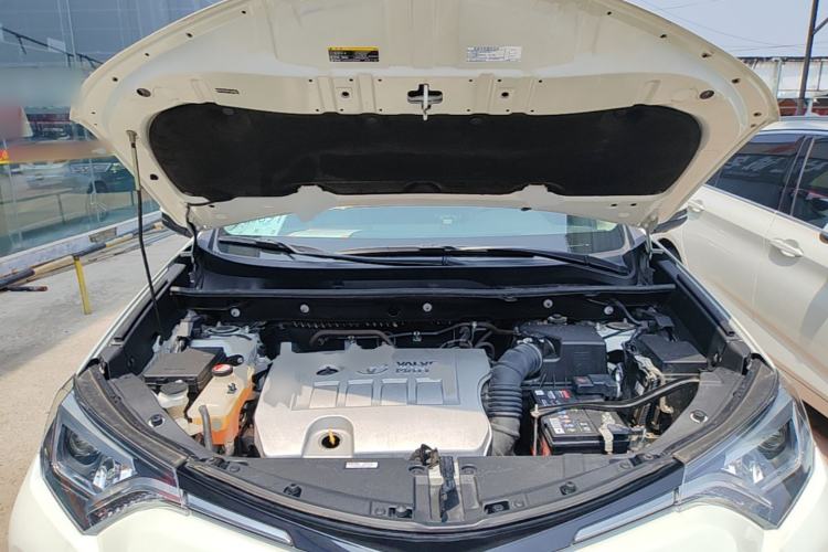 Used Toyota RAV4 2016 2.0L CVT Two-Wheel Drive Smart Edition China V Standard Engine Bay