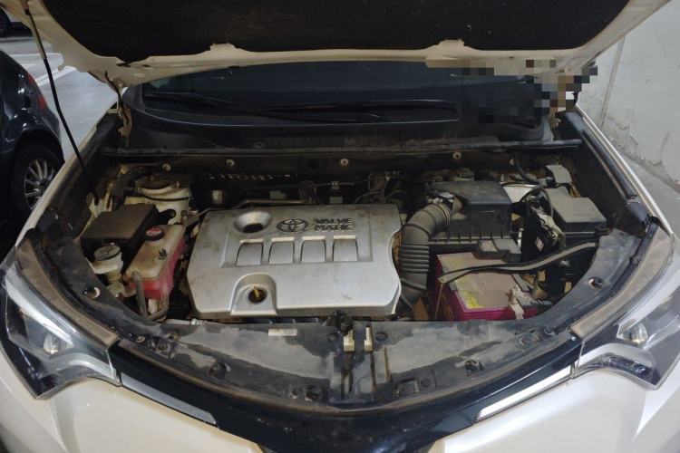 Used Toyota RAV4 2016 2.0L CVT 4x4 New Edition China V Standard Engine Bay