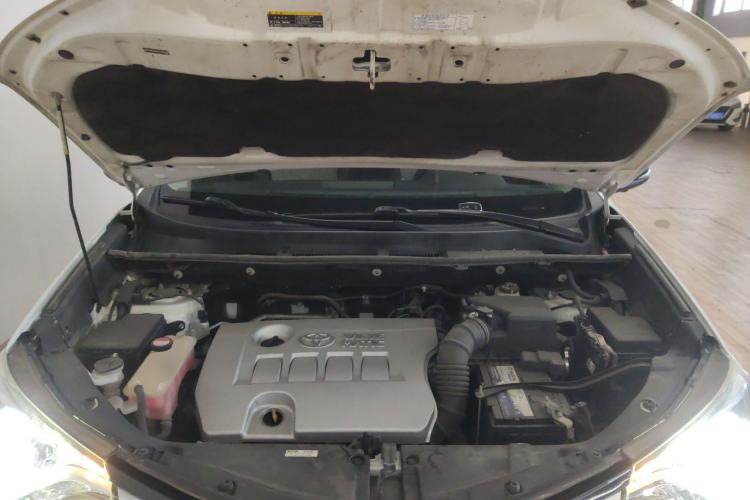 Used Toyota RAV4 2016 2.0L CVT Two-Wheel Drive Comfort Edition China V Standard Engine Bay