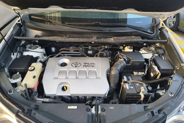 Used Toyota RAV4 2016 2.0L CVT Two-Wheel Drive Urban Edition China V Standard Engine Bay