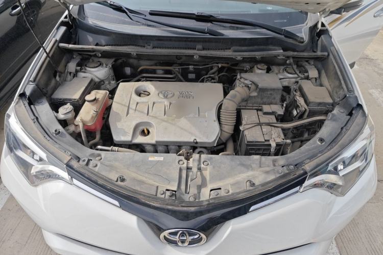 Used Toyota RAV4 2016 2.0L CVT 4x4 New Edition China V Standard Engine Bay