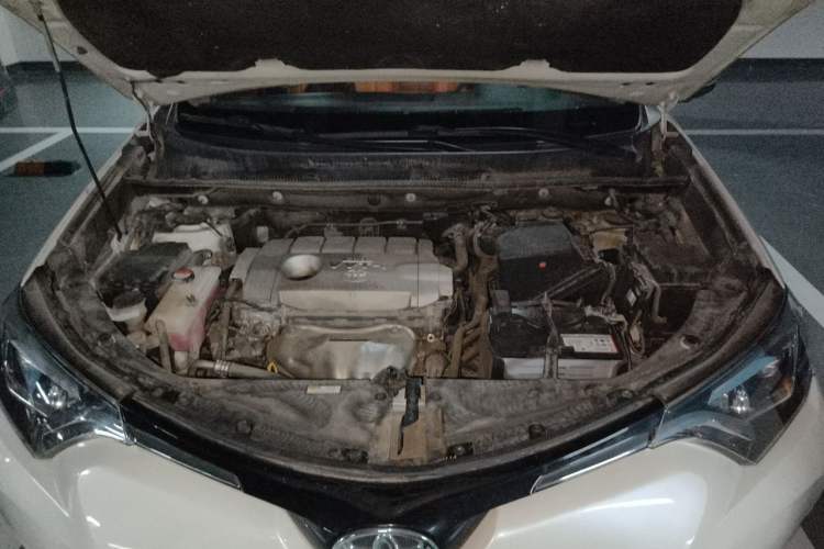 Used Toyota RAV4 2016 2.5L Automatic 4x4 Elite Edition Engine Bay