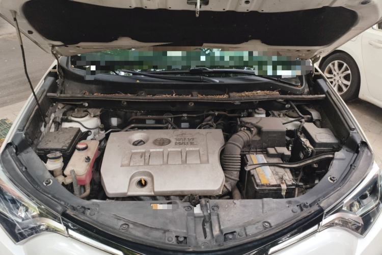 Used Toyota RAV4 2016 2.0L CVT 4x4 New Edition China V Standard Engine Bay