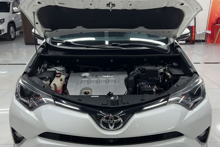Used Toyota RAV4 2016 2.0L CVT Two-Wheel Drive Comfort Edition China V Standard Engine Bay