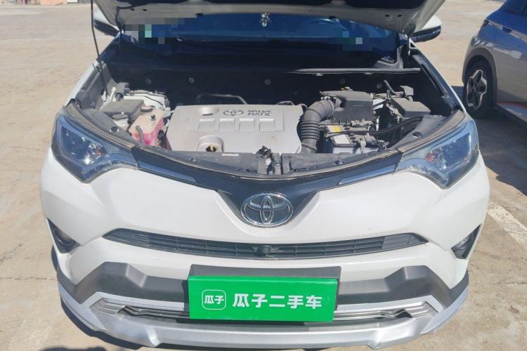 Used Toyota RAV4 2016 2.0L CVT Two-Wheel Drive Fashion Edition China V Standard Engine Bay