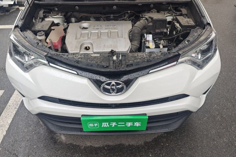 Used Toyota RAV4 2016 2.0L CVT Two-Wheel Drive Comfort Edition China V Standard Engine Bay