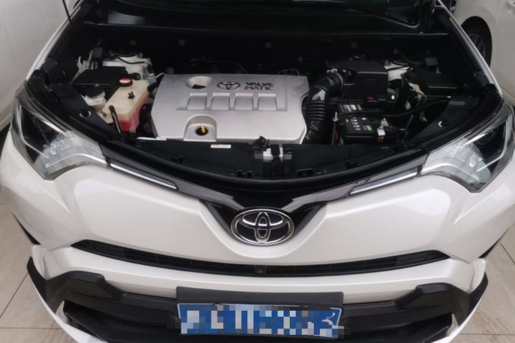 Used Toyota RAV4 2016 2.0L CVT Two-Wheel Drive Fashion Edition China V Standard Engine Bay