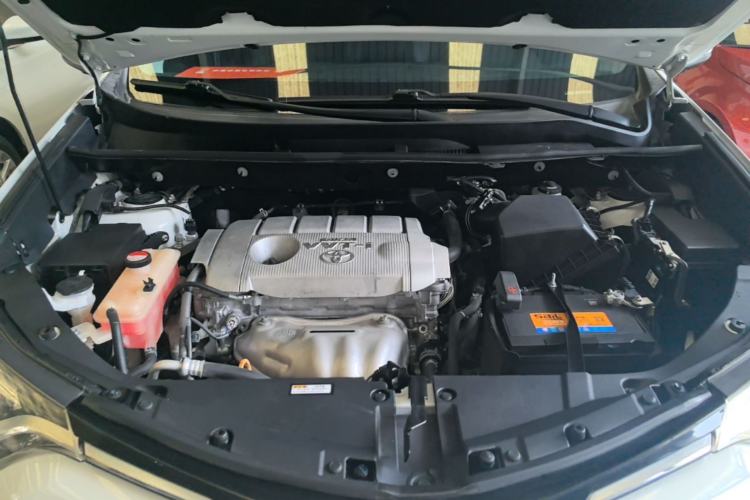 Used Toyota RAV4 2016 2.5L Automatic 4x4 Elite Edition Engine Bay