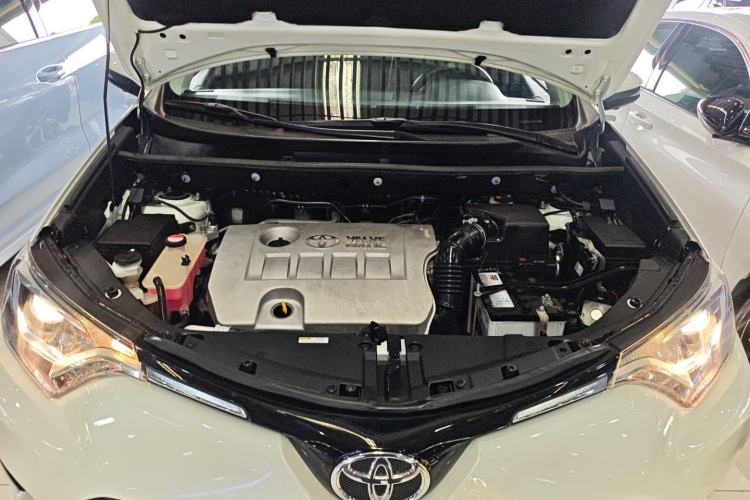 Used Toyota RAV4 2016 2.0L CVT Two-Wheel Drive Fashion Edition China V Standard Engine Bay