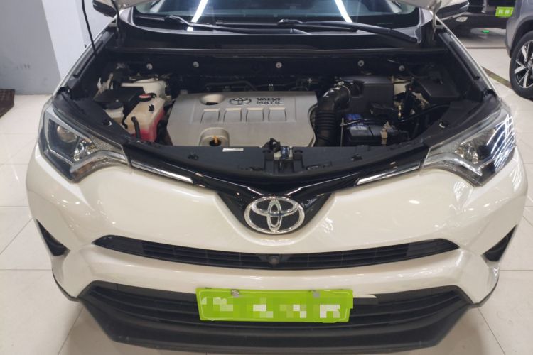 Used Toyota RAV4 2016 2.0L CVT Two-Wheel Drive Comfort Edition China V Standard Engine Bay