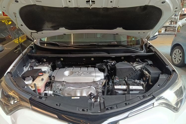 Used Toyota RAV4 2016 2.5L Automatic 4x4 Elite Edition Engine Bay