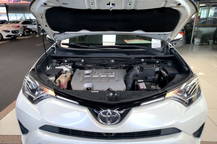 Used Toyota RAV4 2016 2.0L CVT Two-Wheel Drive Fashion Edition China V Standard Engine Bay